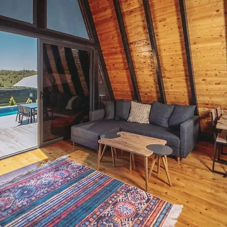 Sleeps 2, Honeymoon Concept Bungalow With Pool - Awz 248 Willa