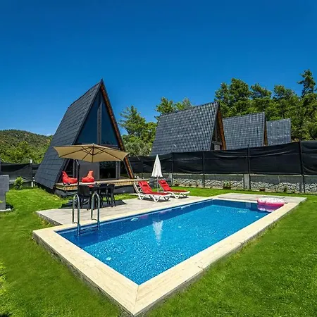 Sleeps 2, Honeymoon Concept Bungalow With Pool - Awz 248 Willa