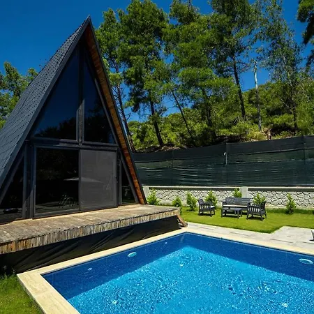 Willa Sleeps 2, Honeymoon Concept Bungalow With Pool - Awz 248 *