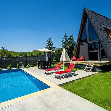 Sleeps 2, Honeymoon Concept Bungalow With Pool - Awz 248 *